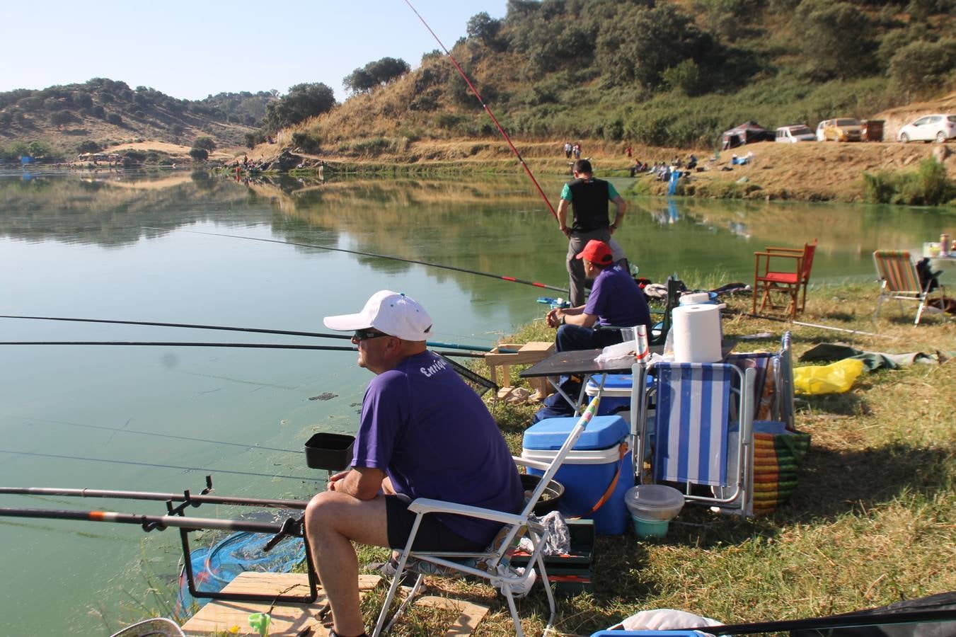 Buen ambiente pero pocas tencas en el 301 aniversario del Concurso tradicional de Pesca 'Charca de la Albuera' que se ha celebrado este domingo 2 de junio en el enclave natural del que toma su nombre. esta cita organizada por la Sociedad de Pesca Balboa. Francisco Pérez Caballo con una captura de 11.380 gramos ha sido el ganador de esta edición. 