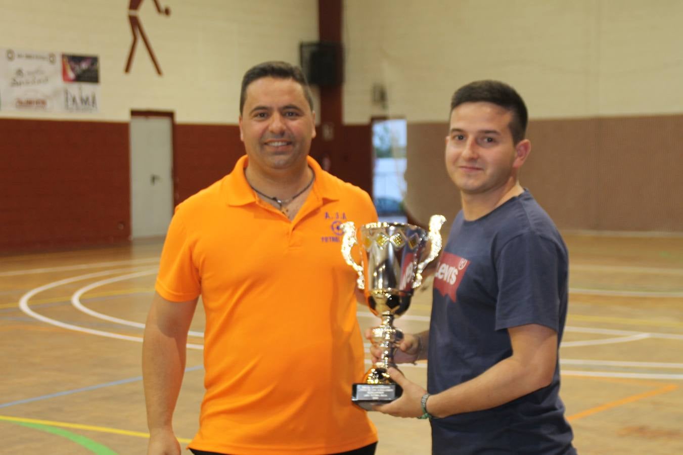 El Pabellón Municipal de Deportes 'Francisco José Rivera Montero' acogió este sábado la final de la Copa de Futbol Sala en la que han participado los 16 mejores equipos de la Liga de invierno en este Deporte. El equipo de Talleres Lute se proclamó vencedor de la cita, con un resultado final de la citada Copa al imponerse 2-0 al también finalista de esta competición, Calsan distribuciones, finalmente subcampeón. El equipo 'Restaurante Santa María' ha sido el campeón de la Liga de invierno.