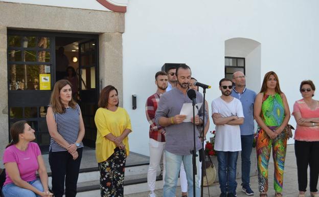 Lectura del manifiesto. 