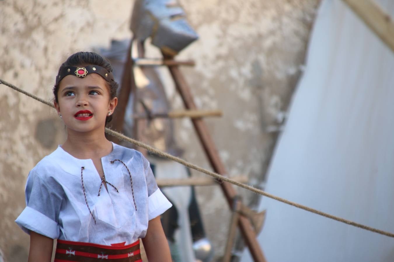 La música y el espectáculo marcaron, ayer, la despedida del XVI Festival Templario. La Asociación Musical Jerez de los Caballeros, bajo la dirección de David Carrasco y Antonio Amaro, fue la encargada de poner el broche final a esta edición del Festival con su tradicional concierto en el auditorio de la Plaza de la Alcazaba. El público asistente disfrutó con las 11 obras que interpretaron y no dudaron en ovacionarles. Carrasco agradeció, un año más, su presencia y confianza en la Asociación.