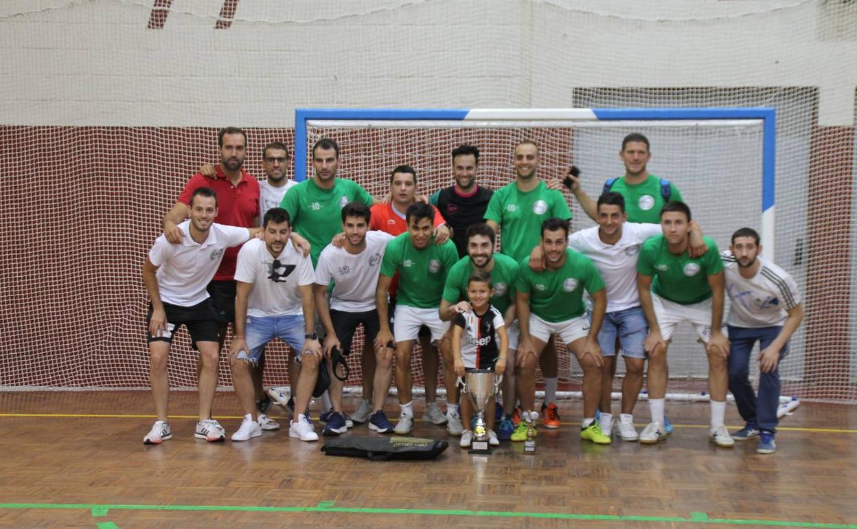 Integrantes del equipo 'Generación del 91',campeones del Memorial de Fútbol sala 'Francisco José Rivera Montero' 2019.