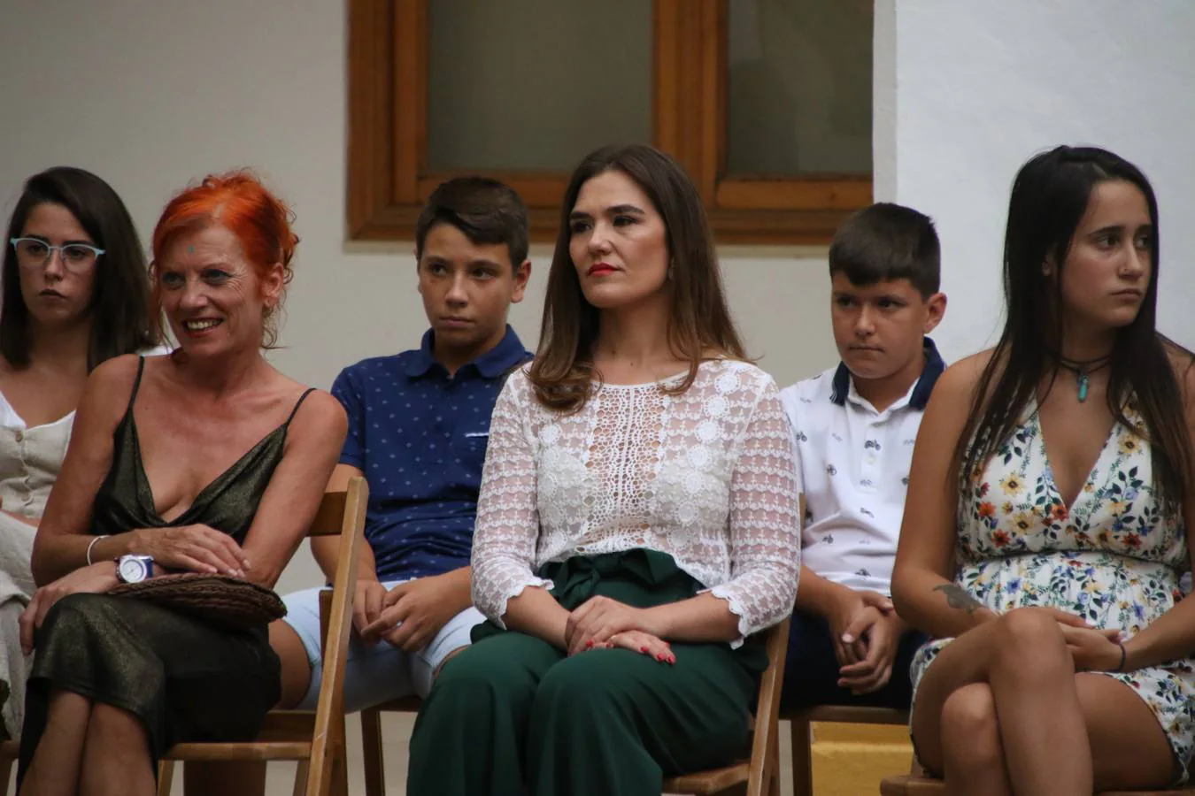 El patio del Conventual San Agustín se convirtió, ayer, en el mejor escenario para la celebración de la tercera edición de la 'Gala de Educación', organizada por el Ayuntamiento del municipio. Un acto que volvió a poner en valor el esfuerzo, la constancia, la superación personal y el trabajo constante del alumnado durante el curso y que tuvo como protagonistas a los mejores expedientes académicos del curso 2018/2019.Los alumnos y alumnas galardonados fueron: Juan Manuel Rey Cancho del Colegio de Educación Especial 'Nuestra Señora de Aguasantas'; Adrián Agudo Venegas de 6º de primaria del Colegio 'Nuestra Señora de la Paz'; María Pérez Serrano de 6º de primaria del Colegio 'Sotomayor y Terrazas'; Jorge Moya Ollero de 6º de primaria del Colegio 'El Rodeo'; María Mercedes Torre Alonso, Lorena Olivares Larios, Esmeralda Caso Corrales y Natalia Terrón Ramos de 4º de la E.S.O., ciclo formativo de grado medio, ciclo formativo de grado superior y 2º bachillerato del Instituto 'Ramón Carande', respectivamente; María del Valle Maya Chimeno, Jesús Jiménez Contreras, María Sánchez Garrido y María Victoria Hernández Sánchez de 4º de la E.S.O., ciclo formativo de grado medio, ciclo formativo de grado superior y 2º bachillerato del Instituto 'El Pomar', respectivamente, y Teodora Labrador Hernández del Centro de Adultos 'Cervantes'.