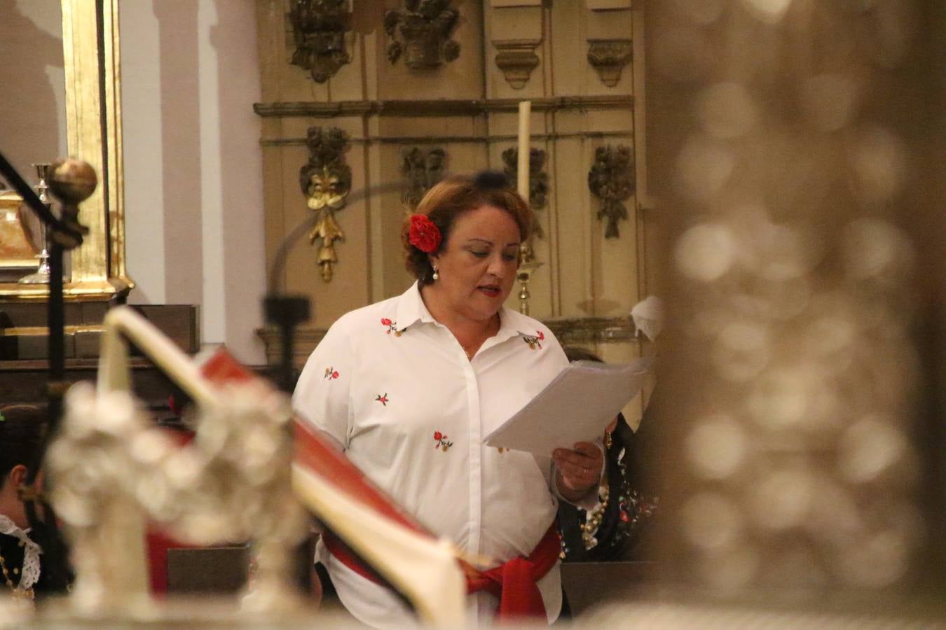 Nuestra Señora de Aguasantas despertó, ayer, una vez más, la devoción y el fervor que los jerezanos sienten hacia Ella. Jerez de los Caballeros se vistió de gala para acompañar a su Patrona en el traslado hacia su Santuario, donde se ponía fin a los tradicionales cultos que desde el pasado mes de agosto se han celebrado en la iglesia de Santa María de la Encarnación, organizados por la Hermandad de Nuestra Señora de Aguasantas.