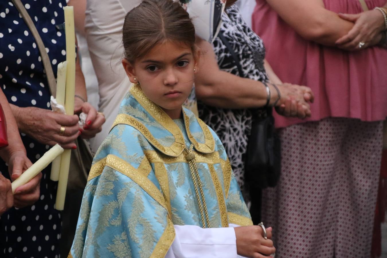 Nuestra Señora de Aguasantas despertó, ayer, una vez más, la devoción y el fervor que los jerezanos sienten hacia Ella. Jerez de los Caballeros se vistió de gala para acompañar a su Patrona en el traslado hacia su Santuario, donde se ponía fin a los tradicionales cultos que desde el pasado mes de agosto se han celebrado en la iglesia de Santa María de la Encarnación, organizados por la Hermandad de Nuestra Señora de Aguasantas.