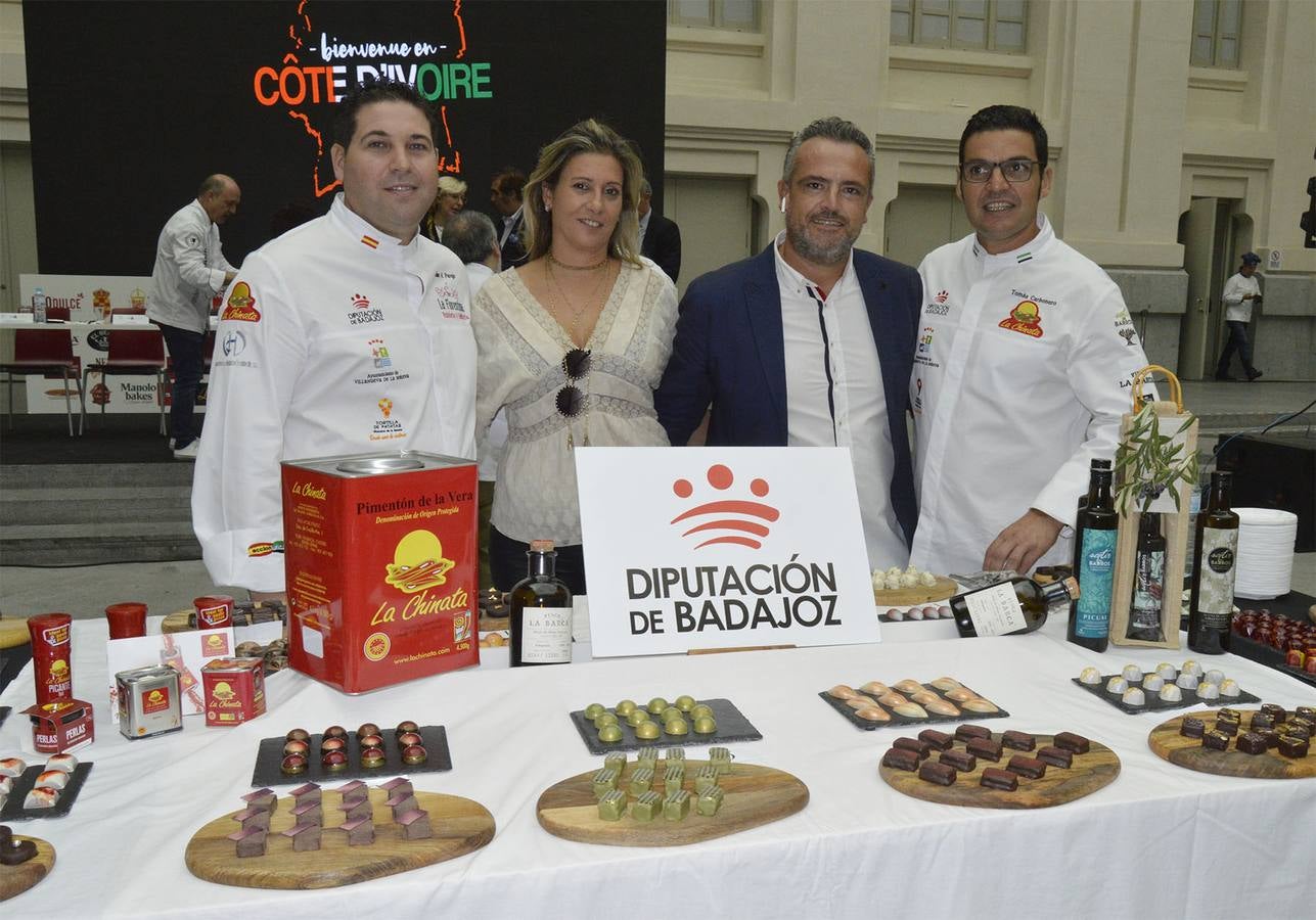 El pastelero villanovense Juan Antonio Parejo y el cocinero jerezano Tomás Carbonero han regresado «con muy buenas sensaciones y mejores expectativas» de la segunda edición del Salón Internacional del Chocolate de Madrid, celebrado el pasado fin de semana en el Palacio de Cibeles de la capital madrileña.