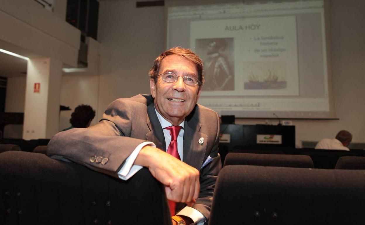 Feliciano Correa presenta su libro 'Espuelas, hoces y cuchillas' hoy en Badajoz