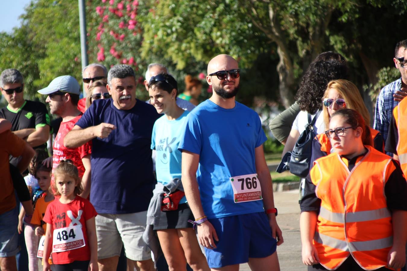 Valuengo continúa apostando por el deporte y la investigación de la Histiocitosis con la tercera edición del 'Cross Popular Valuengo', organizada por la Comisión de Festejos de la citada pedanía en colaboración con la Concejalía de Juventud y Deportes del Ayuntamiento de Jerez de los Caballeros y el Programa de Dinamización Deportiva de la Mancomunidad Sierra Suroeste. La citada prueba deportiva se ha celebrado esta mañana y ha contado con más de 140 participantes, entre todas las categorías.Celso Graciano y Estefanía Carretero se han convertido en los vencedores de la prueba general, y José Joaquín García y Rosa González han ocupado los primeros puestos locales.