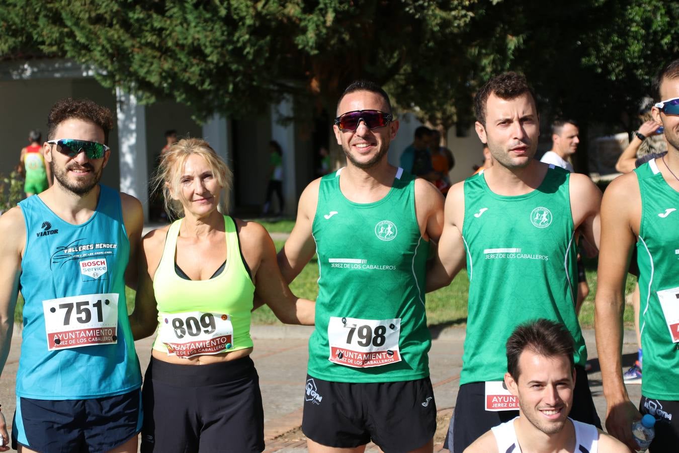 Valuengo continúa apostando por el deporte y la investigación de la Histiocitosis con la tercera edición del 'Cross Popular Valuengo', organizada por la Comisión de Festejos de la citada pedanía en colaboración con la Concejalía de Juventud y Deportes del Ayuntamiento de Jerez de los Caballeros y el Programa de Dinamización Deportiva de la Mancomunidad Sierra Suroeste. La citada prueba deportiva se ha celebrado esta mañana y ha contado con más de 140 participantes, entre todas las categorías.Celso Graciano y Estefanía Carretero se han convertido en los vencedores de la prueba general, y José Joaquín García y Rosa González han ocupado los primeros puestos locales.