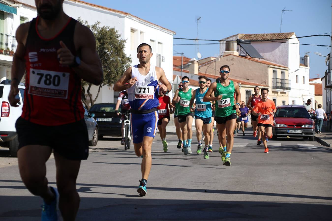 Valuengo continúa apostando por el deporte y la investigación de la Histiocitosis con la tercera edición del 'Cross Popular Valuengo', organizada por la Comisión de Festejos de la citada pedanía en colaboración con la Concejalía de Juventud y Deportes del Ayuntamiento de Jerez de los Caballeros y el Programa de Dinamización Deportiva de la Mancomunidad Sierra Suroeste. La citada prueba deportiva se ha celebrado esta mañana y ha contado con más de 140 participantes, entre todas las categorías.Celso Graciano y Estefanía Carretero se han convertido en los vencedores de la prueba general, y José Joaquín García y Rosa González han ocupado los primeros puestos locales.