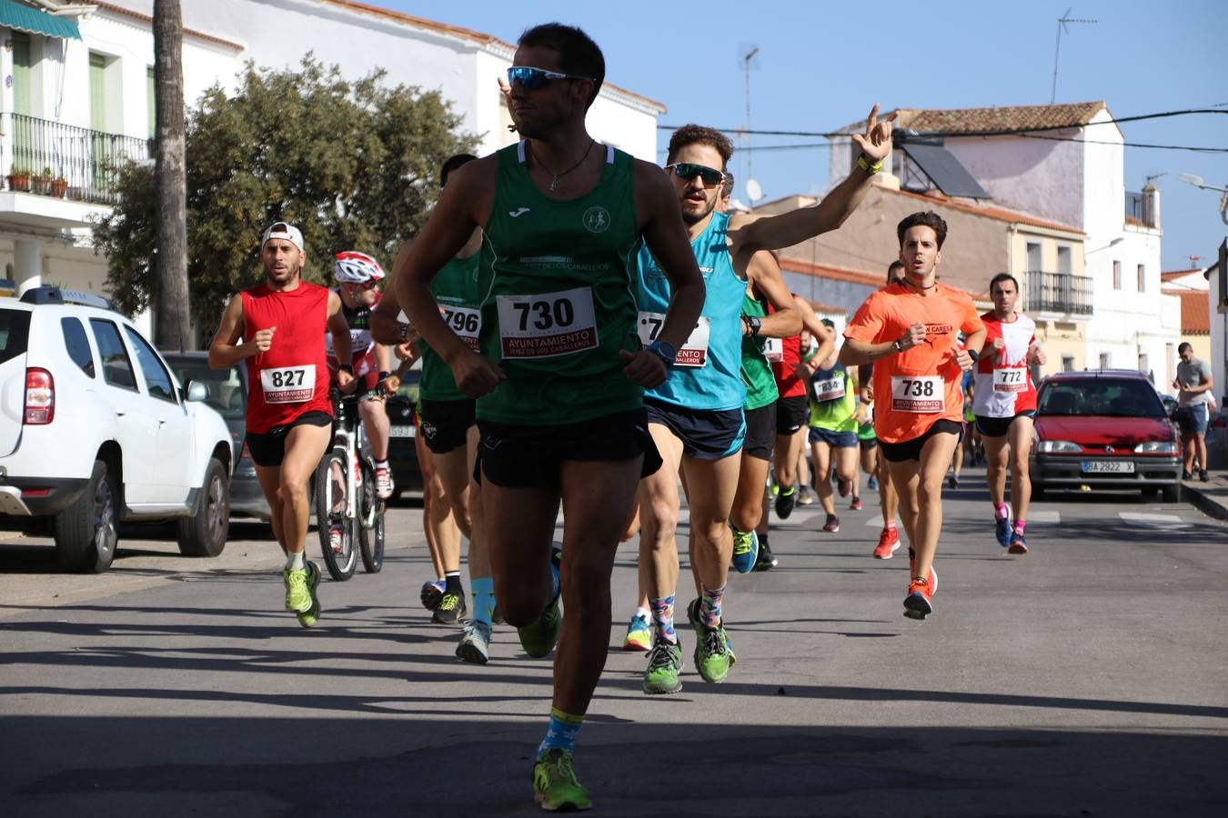 Valuengo continúa apostando por el deporte y la investigación de la Histiocitosis con la tercera edición del 'Cross Popular Valuengo', organizada por la Comisión de Festejos de la citada pedanía en colaboración con la Concejalía de Juventud y Deportes del Ayuntamiento de Jerez de los Caballeros y el Programa de Dinamización Deportiva de la Mancomunidad Sierra Suroeste. La citada prueba deportiva se ha celebrado esta mañana y ha contado con más de 140 participantes, entre todas las categorías.Celso Graciano y Estefanía Carretero se han convertido en los vencedores de la prueba general, y José Joaquín García y Rosa González han ocupado los primeros puestos locales.