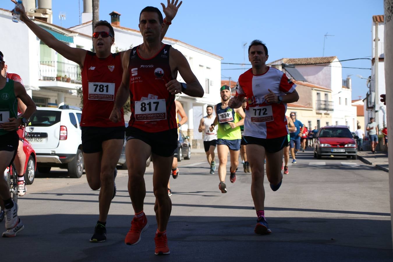 Valuengo continúa apostando por el deporte y la investigación de la Histiocitosis con la tercera edición del 'Cross Popular Valuengo', organizada por la Comisión de Festejos de la citada pedanía en colaboración con la Concejalía de Juventud y Deportes del Ayuntamiento de Jerez de los Caballeros y el Programa de Dinamización Deportiva de la Mancomunidad Sierra Suroeste. La citada prueba deportiva se ha celebrado esta mañana y ha contado con más de 140 participantes, entre todas las categorías.Celso Graciano y Estefanía Carretero se han convertido en los vencedores de la prueba general, y José Joaquín García y Rosa González han ocupado los primeros puestos locales.