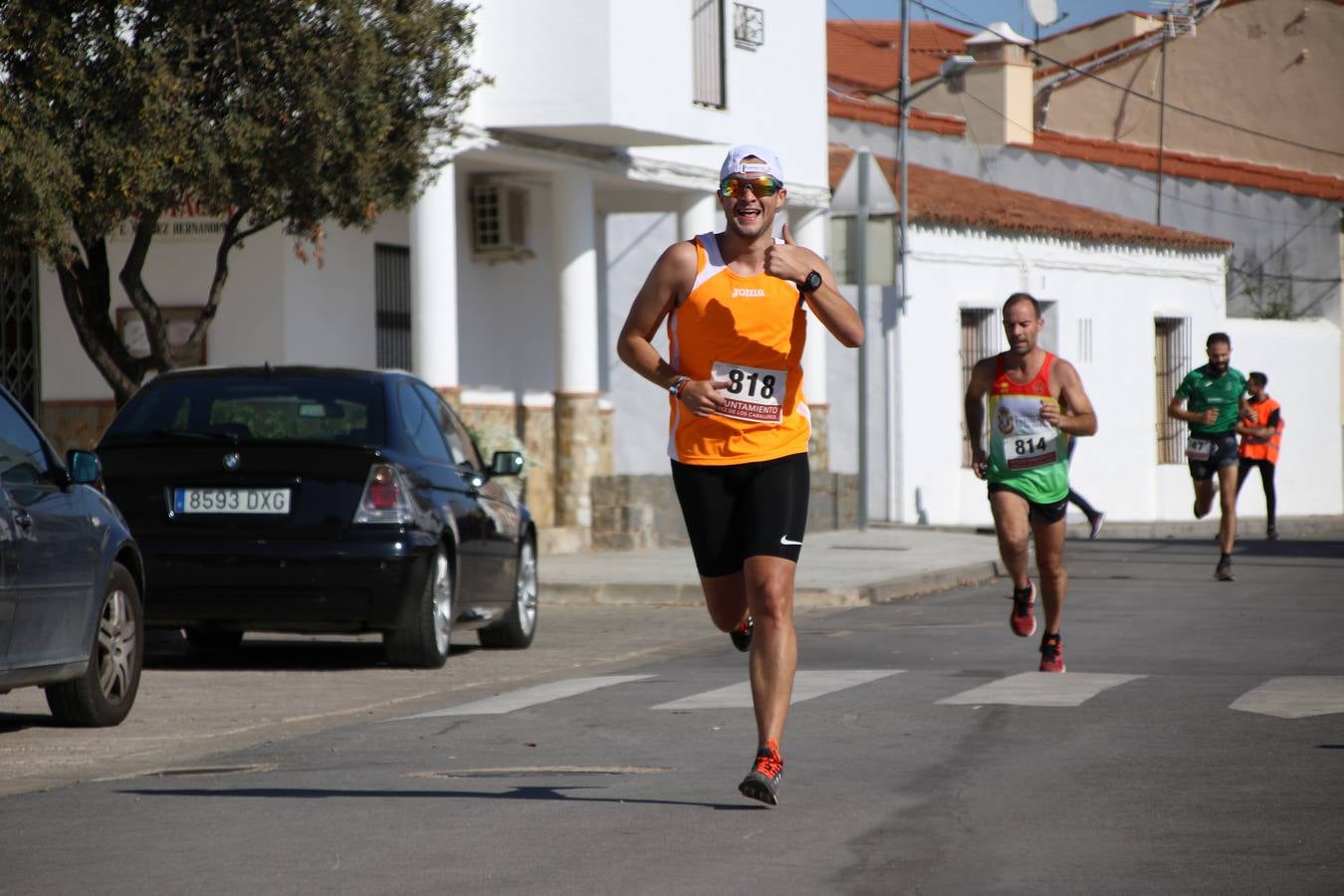 Valuengo continúa apostando por el deporte y la investigación de la Histiocitosis con la tercera edición del 'Cross Popular Valuengo', organizada por la Comisión de Festejos de la citada pedanía en colaboración con la Concejalía de Juventud y Deportes del Ayuntamiento de Jerez de los Caballeros y el Programa de Dinamización Deportiva de la Mancomunidad Sierra Suroeste. La citada prueba deportiva se ha celebrado esta mañana y ha contado con más de 140 participantes, entre todas las categorías.Celso Graciano y Estefanía Carretero se han convertido en los vencedores de la prueba general, y José Joaquín García y Rosa González han ocupado los primeros puestos locales.