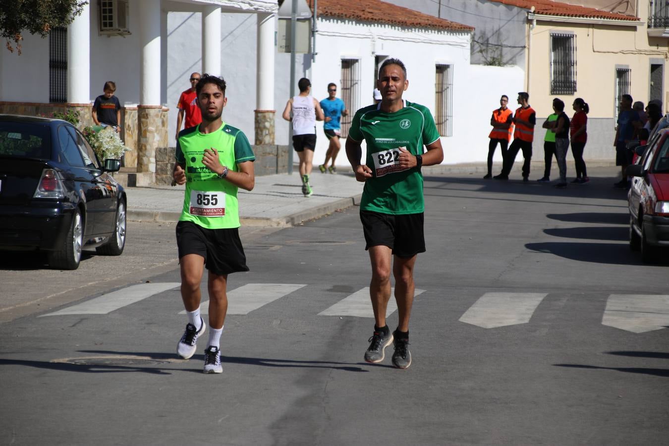 Valuengo continúa apostando por el deporte y la investigación de la Histiocitosis con la tercera edición del 'Cross Popular Valuengo', organizada por la Comisión de Festejos de la citada pedanía en colaboración con la Concejalía de Juventud y Deportes del Ayuntamiento de Jerez de los Caballeros y el Programa de Dinamización Deportiva de la Mancomunidad Sierra Suroeste. La citada prueba deportiva se ha celebrado esta mañana y ha contado con más de 140 participantes, entre todas las categorías.Celso Graciano y Estefanía Carretero se han convertido en los vencedores de la prueba general, y José Joaquín García y Rosa González han ocupado los primeros puestos locales.