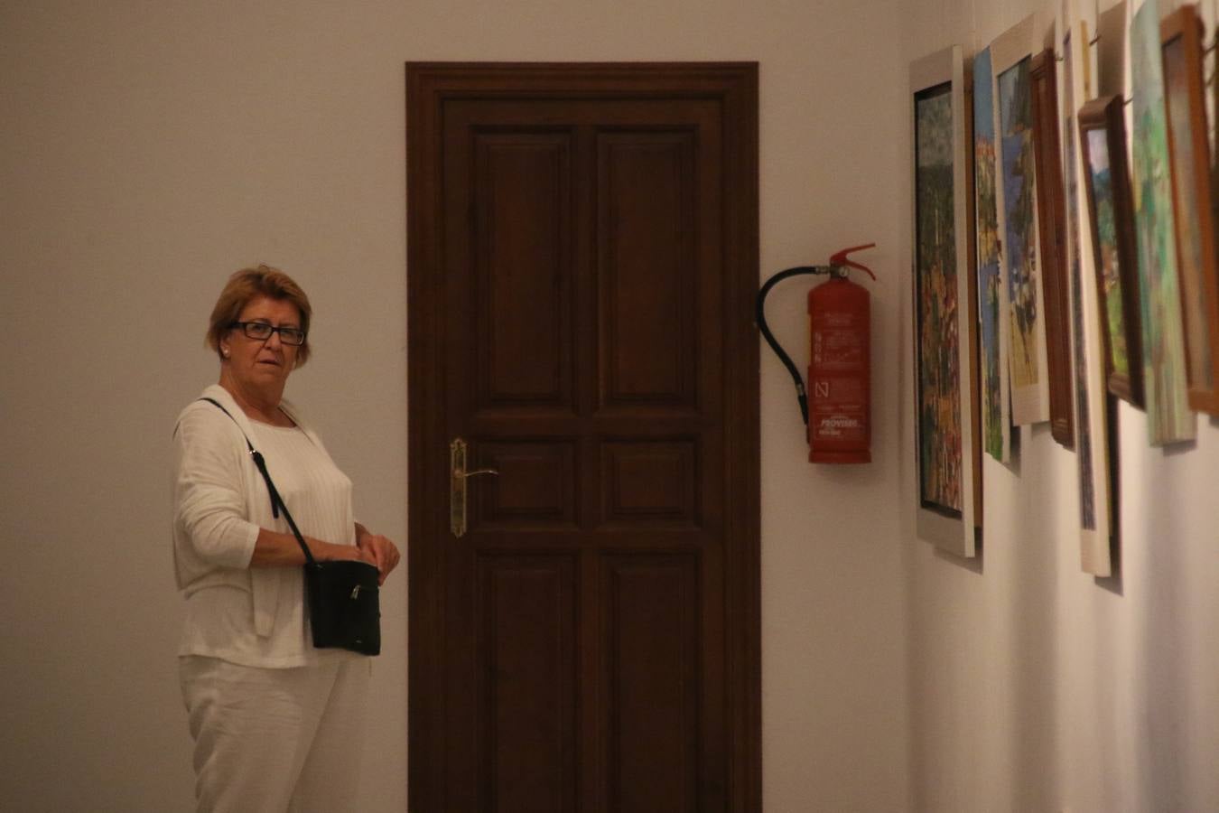 Jerez de los Caballeros celebra la tercera edición de su 'Noche en Blanco' con exposiciones, visitas turísticas, baile, cata de vinos, poesía, conciertos y talleres llenando de ocio, historia y arte diferentes rincones del municipio.