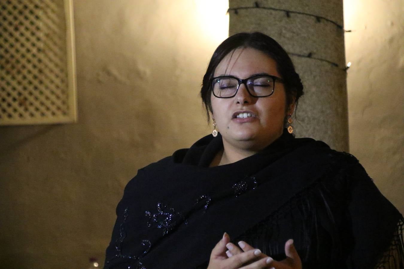 Jerez de los Caballeros celebra la tercera edición de su 'Noche en Blanco' con exposiciones, visitas turísticas, baile, cata de vinos, poesía, conciertos y talleres llenando de ocio, historia y arte diferentes rincones del municipio.