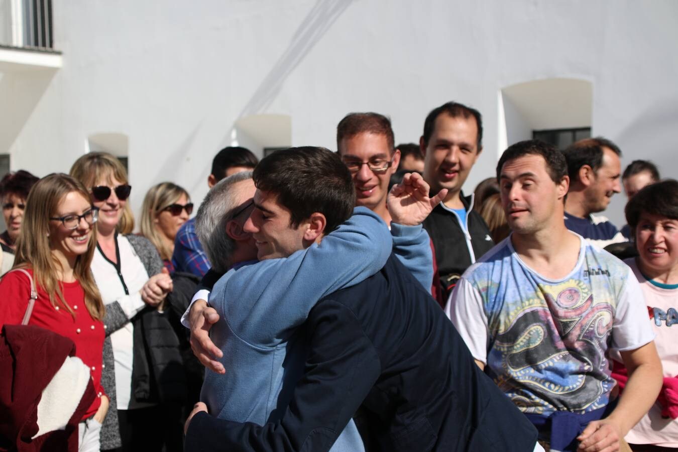 Fotos: Jerez recibe entre aplausos y gritos de &quot;campeón&quot; al atleta Manuel Gómez Lucas