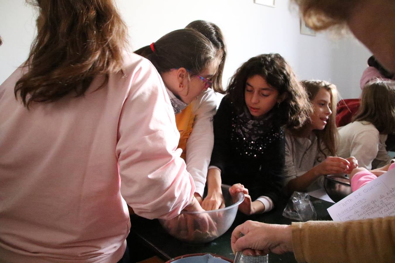 Fotos: Cáritas Parroquial celebra la tercera edición de su 'Tapa Solidaria'