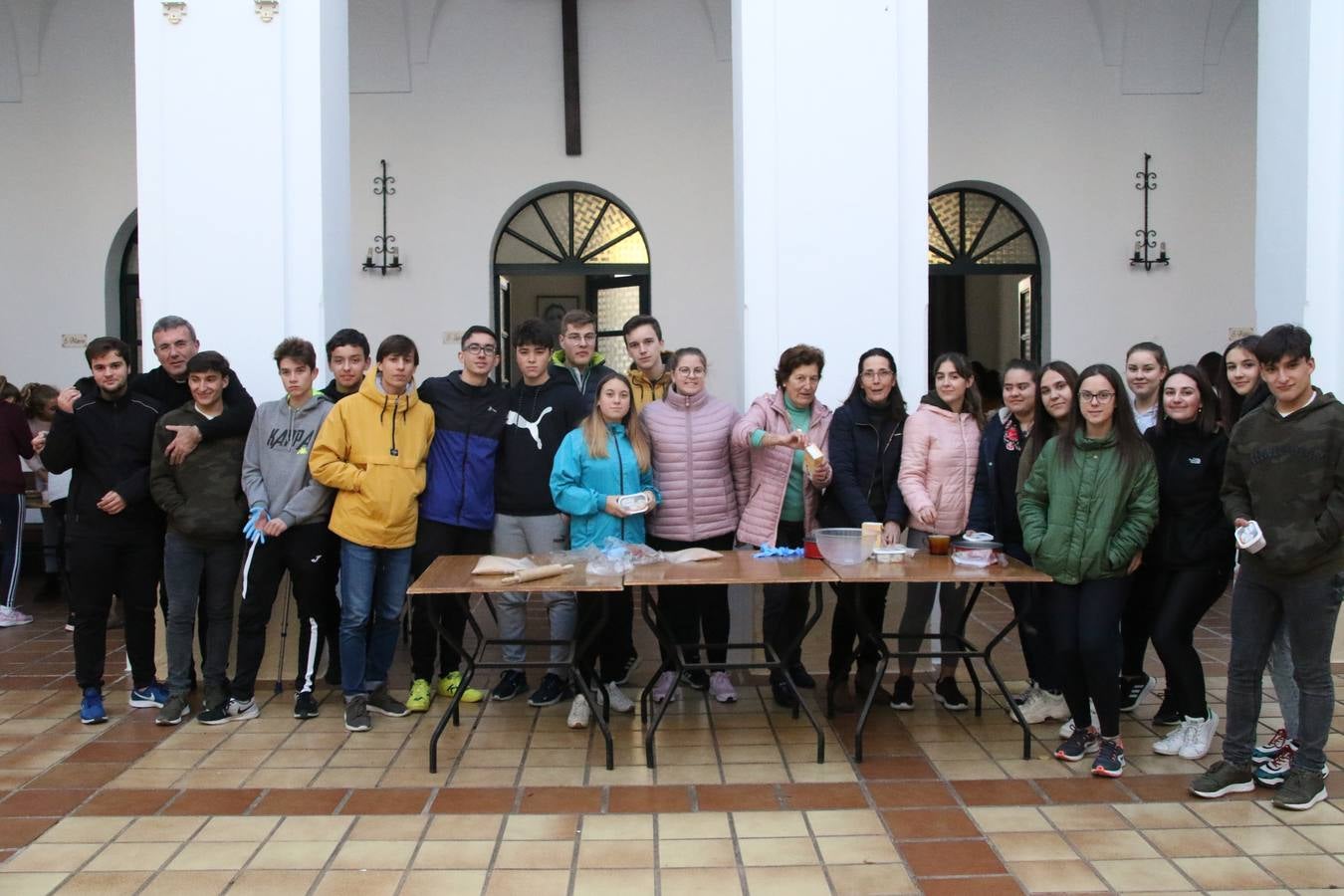 Fotos: Cáritas Parroquial celebra la tercera edición de su 'Tapa Solidaria'