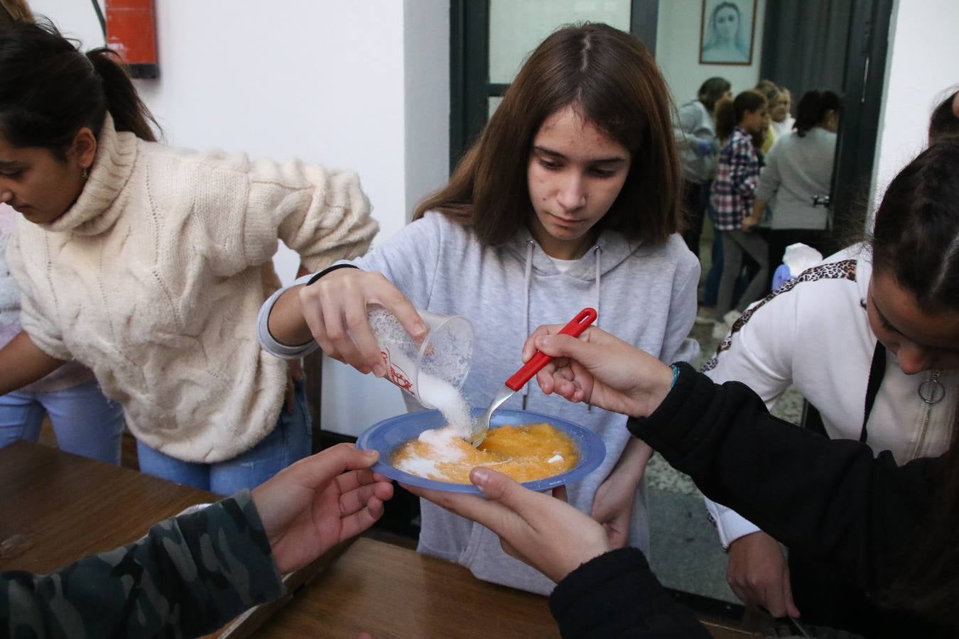 Fotos: Cáritas Parroquial celebra la tercera edición de su 'Tapa Solidaria'