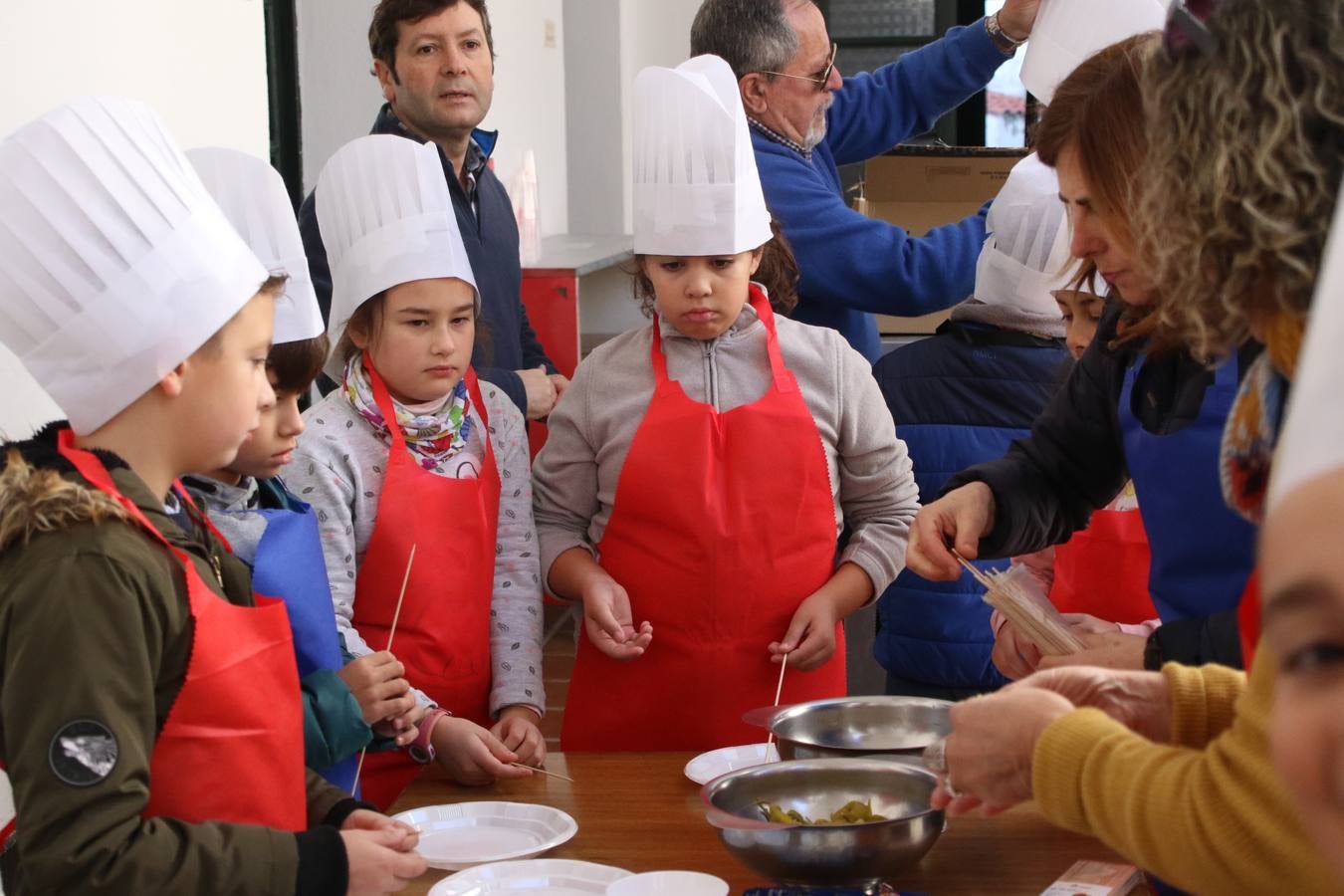 Fotos: Cáritas Parroquial celebra la tercera edición de su 'Tapa Solidaria'