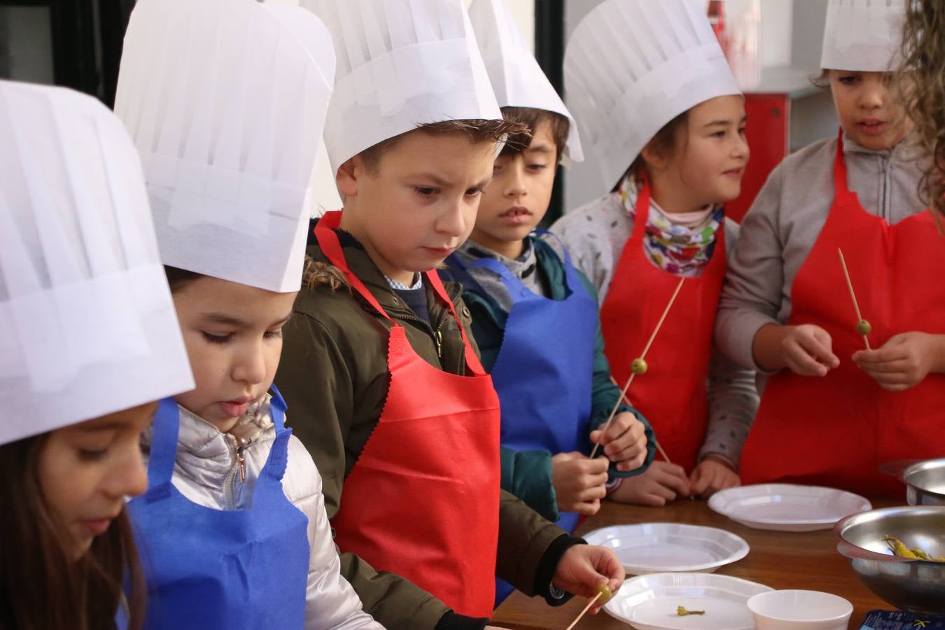 Fotos: Cáritas Parroquial celebra la tercera edición de su 'Tapa Solidaria'