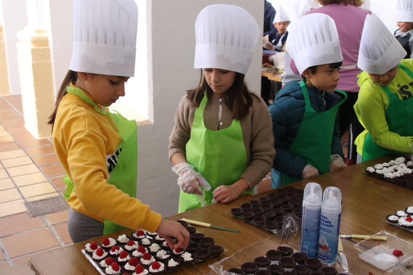 Fotos: Cáritas Parroquial celebra la tercera edición de su 'Tapa Solidaria'