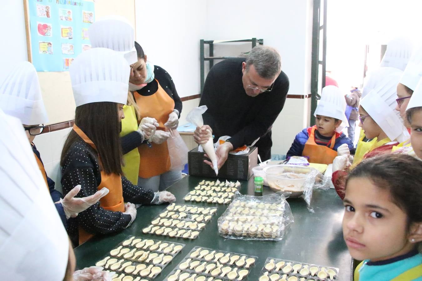 Fotos: Cáritas Parroquial celebra la tercera edición de su 'Tapa Solidaria'