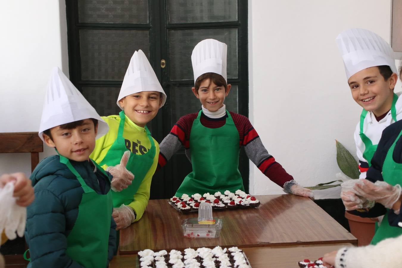 Fotos: Cáritas Parroquial celebra la tercera edición de su 'Tapa Solidaria'