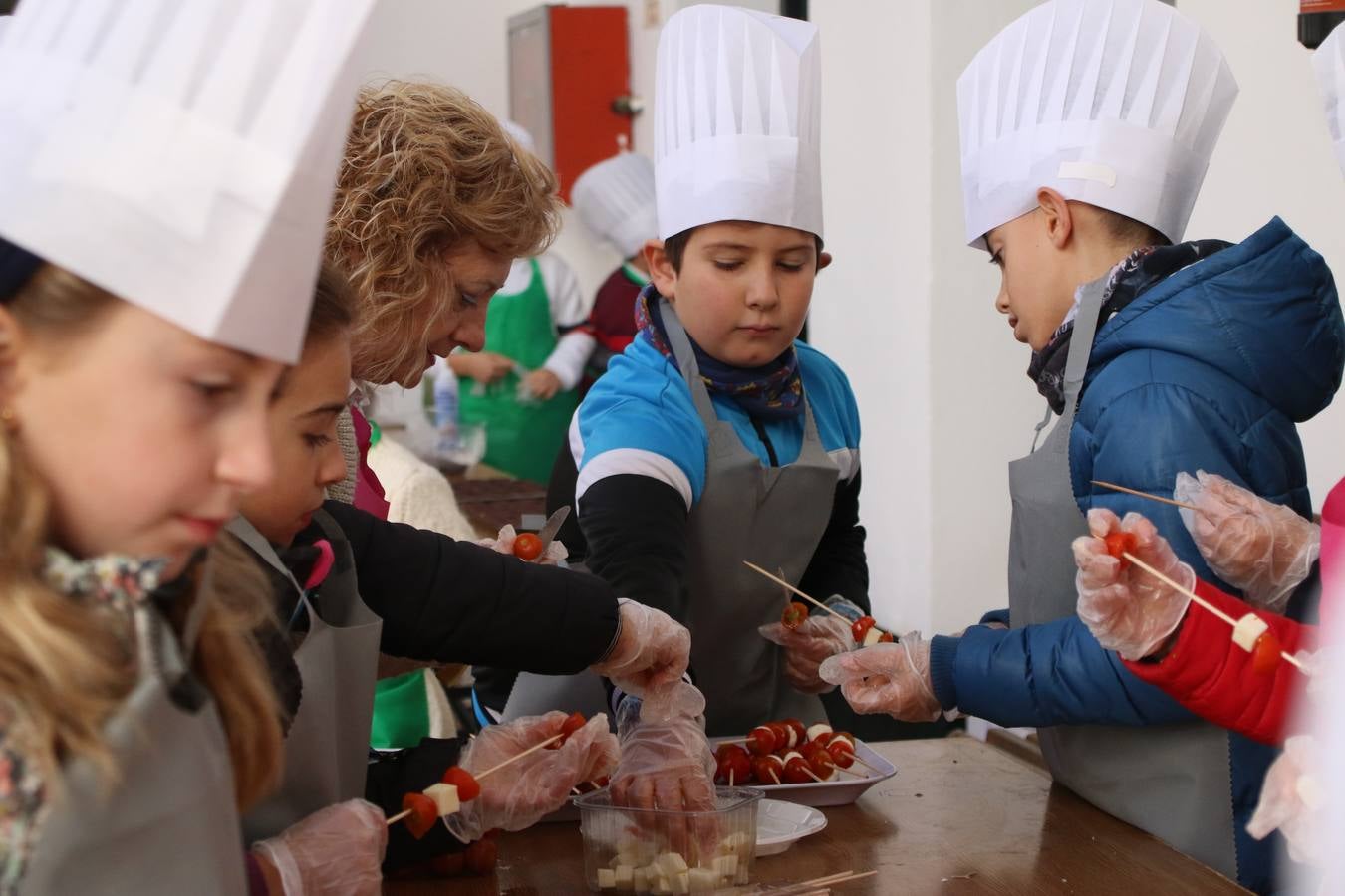 Fotos: Cáritas Parroquial celebra la tercera edición de su 'Tapa Solidaria'