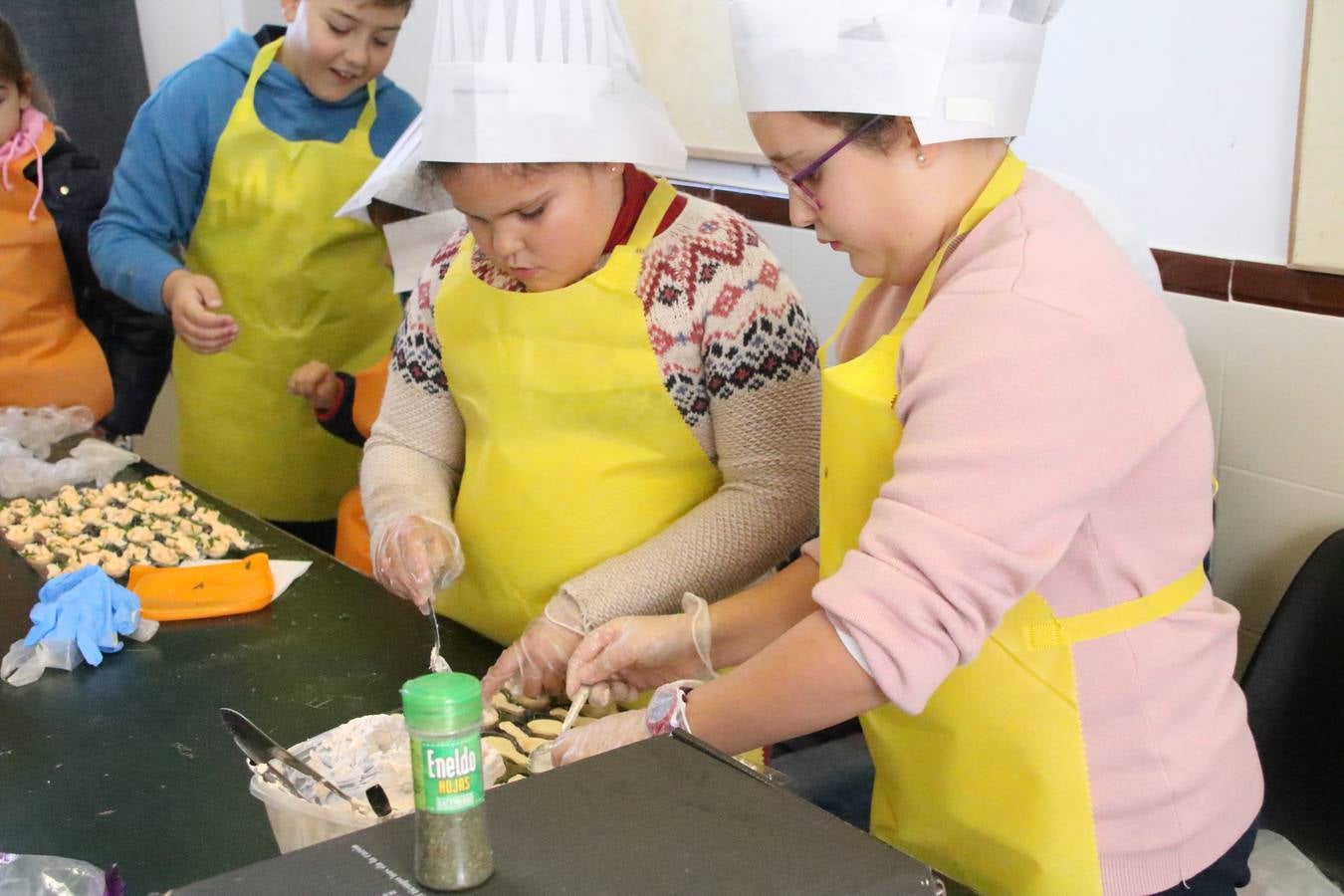 Fotos: Cáritas Parroquial celebra la tercera edición de su 'Tapa Solidaria'