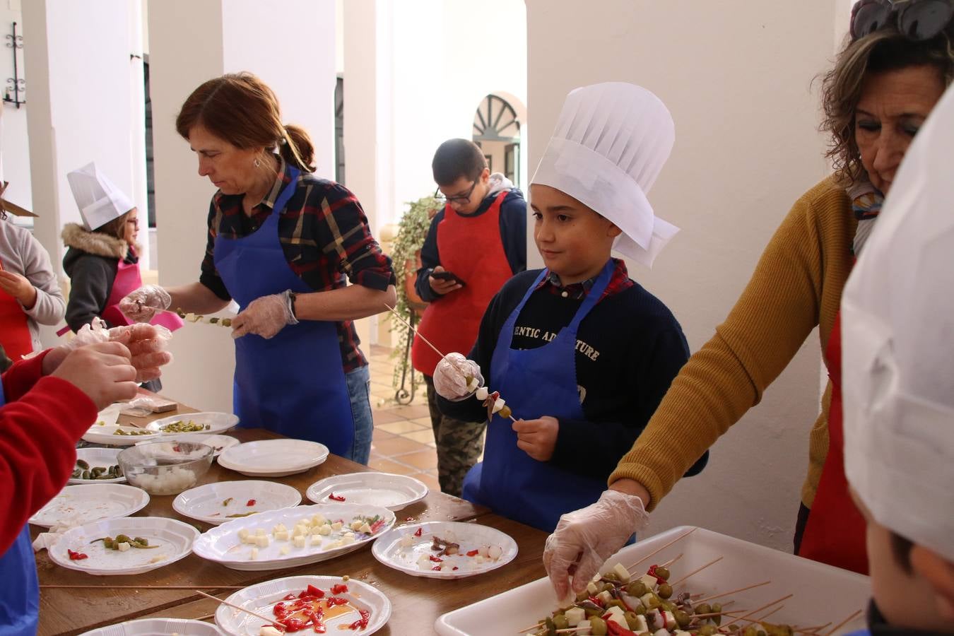 Fotos: Cáritas Parroquial celebra la tercera edición de su 'Tapa Solidaria'