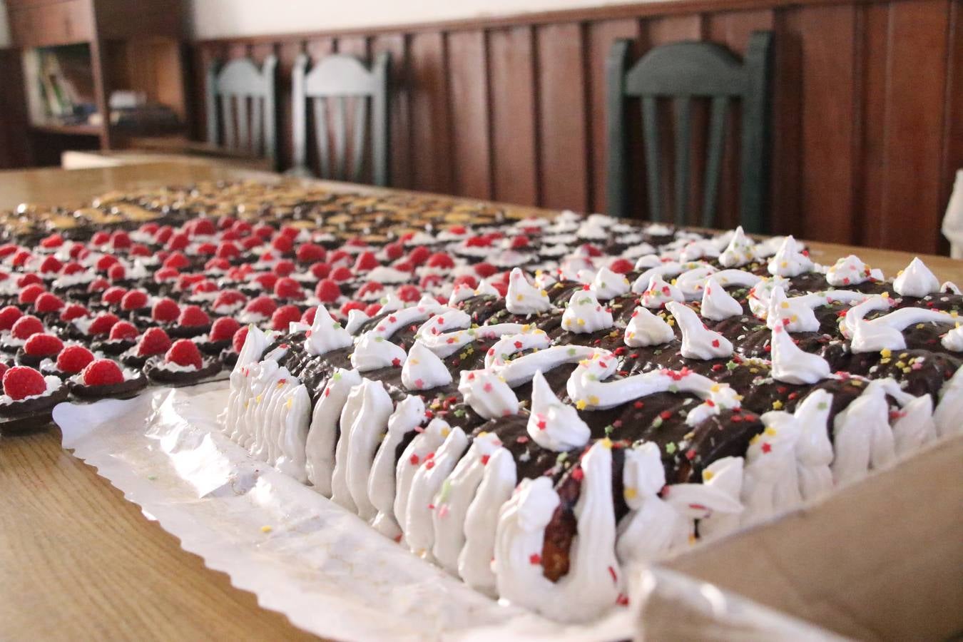 Fotos: Cáritas Parroquial celebra la tercera edición de su 'Tapa Solidaria'