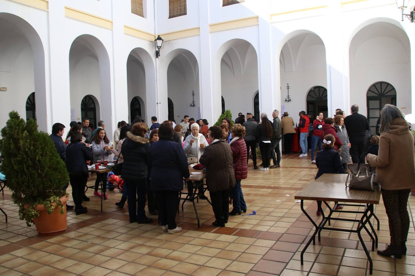 Fotos: Cáritas Parroquial celebra la tercera edición de su 'Tapa Solidaria'