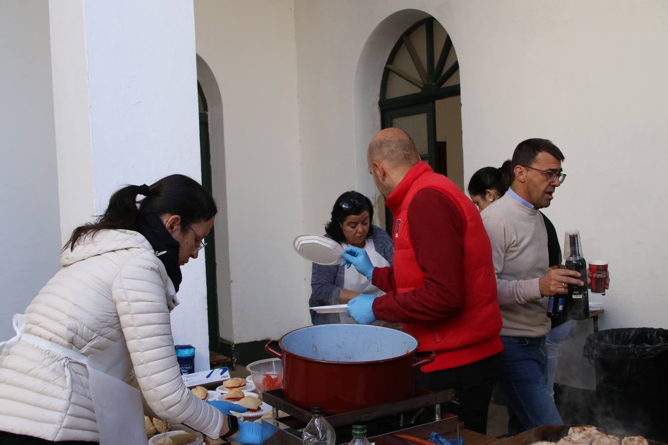 Fotos: Cáritas Parroquial celebra la tercera edición de su 'Tapa Solidaria'