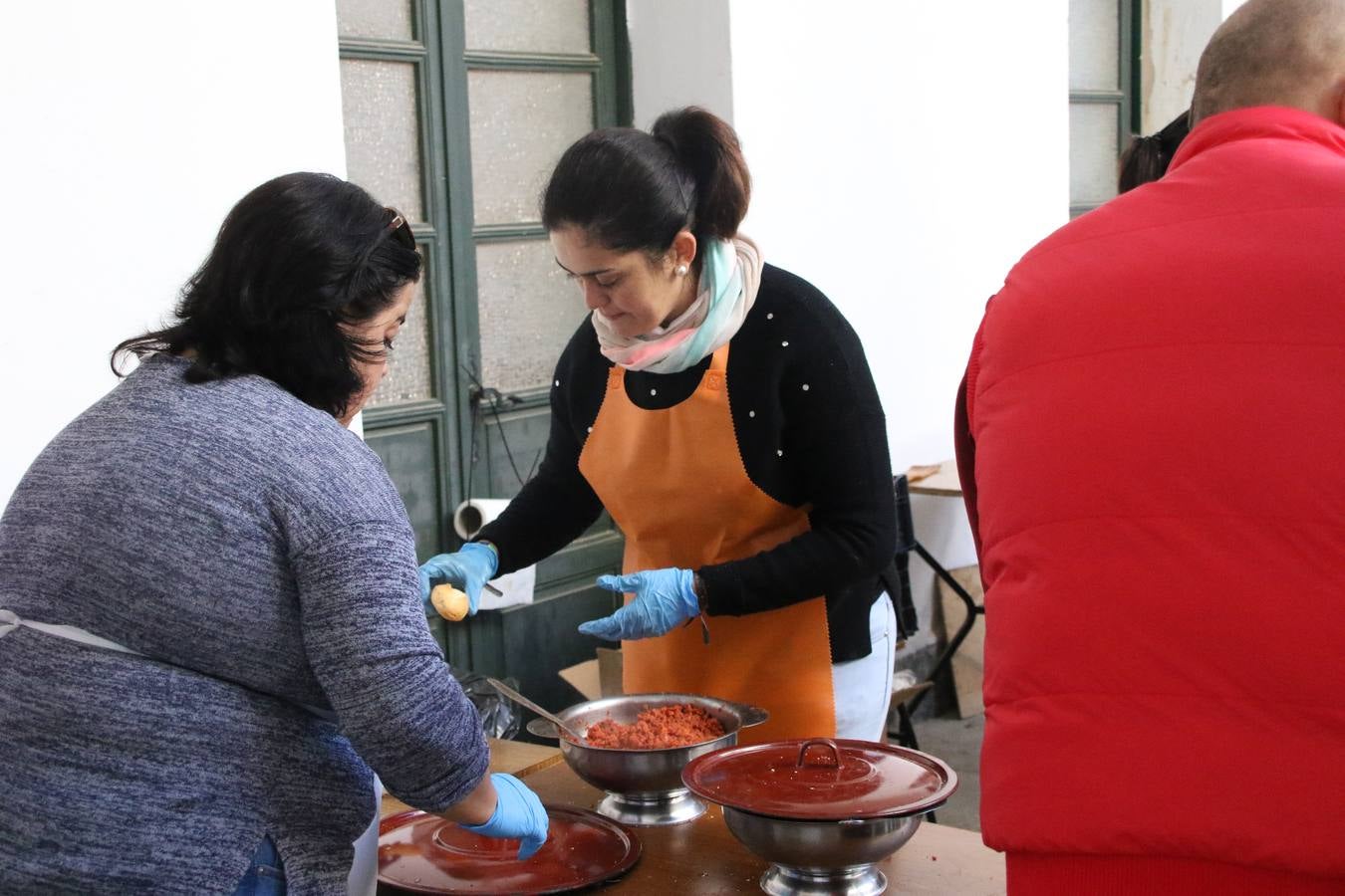 Fotos: Cáritas Parroquial celebra la tercera edición de su 'Tapa Solidaria'