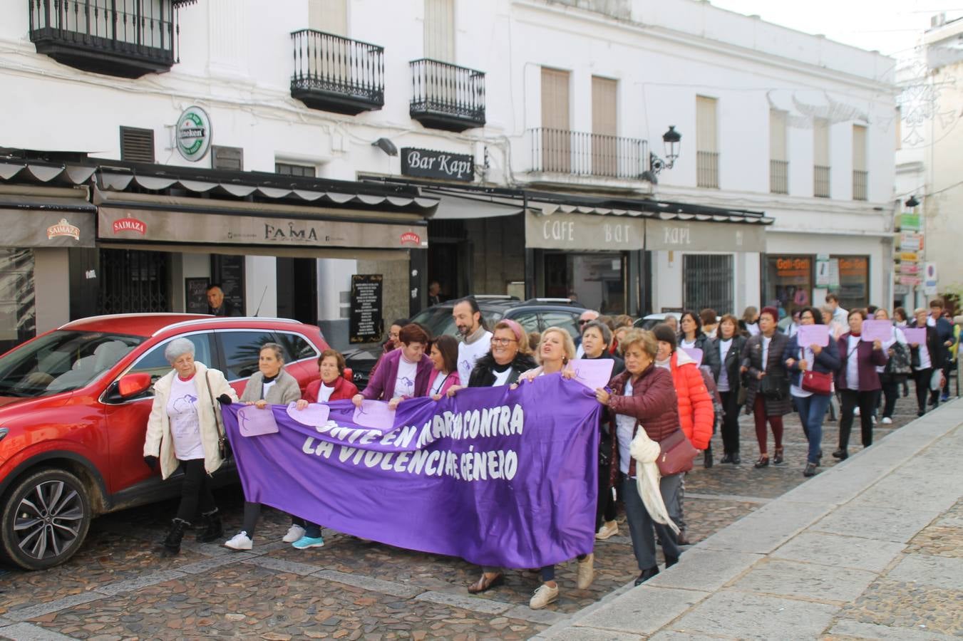 Lectura de un manifiesto a cargo de Plena Inclusión Jerez en el patio del Conventual San Agustín.
