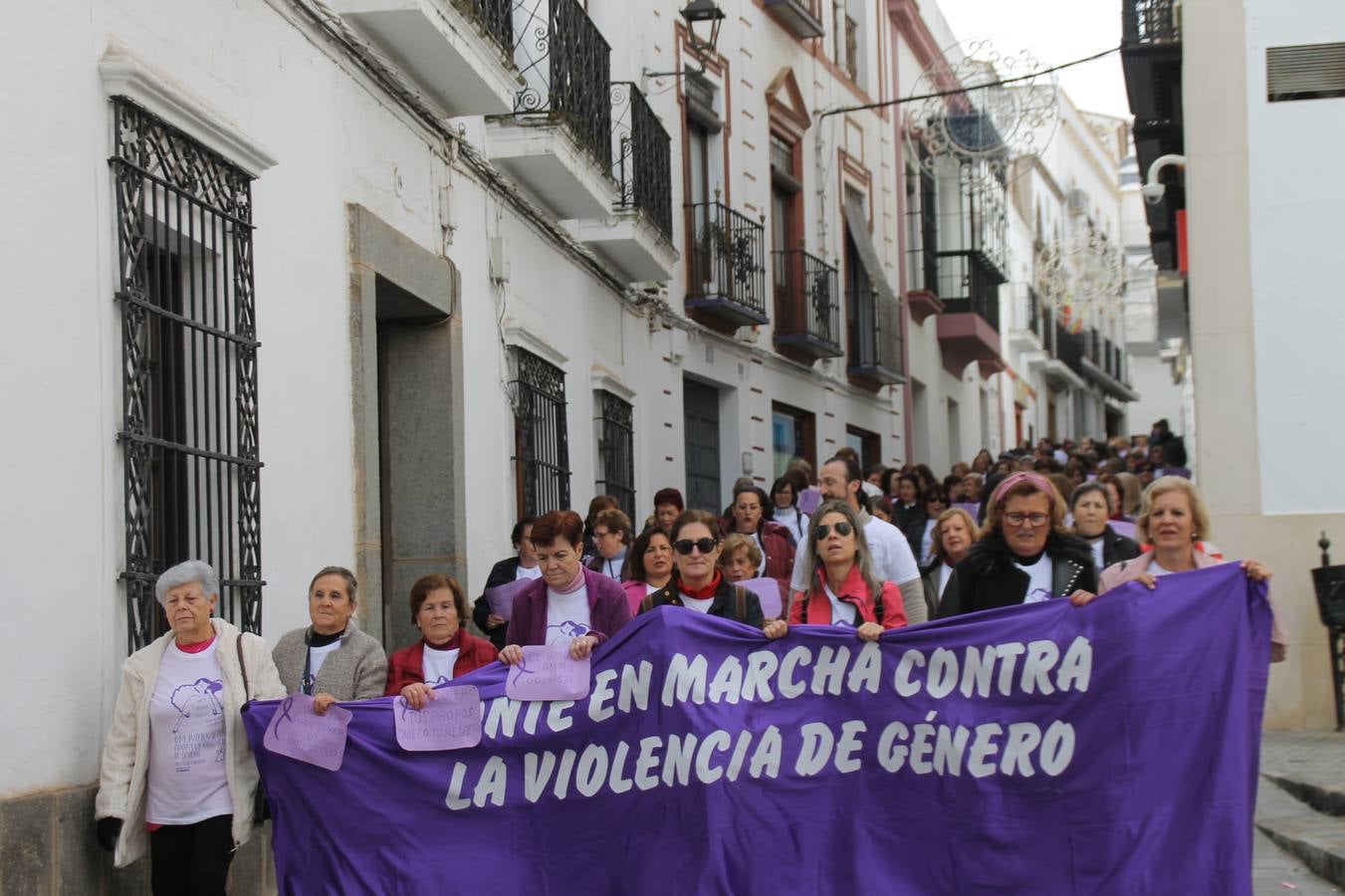 Lectura de un manifiesto a cargo de Plena Inclusión Jerez en el patio del Conventual San Agustín.