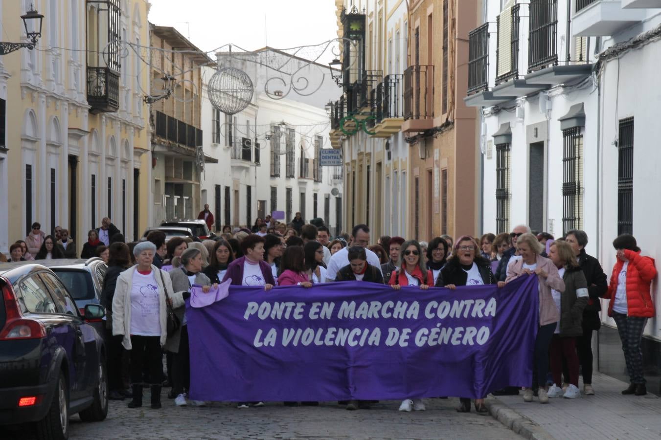 Lectura de un manifiesto a cargo de Plena Inclusión Jerez en el patio del Conventual San Agustín.
