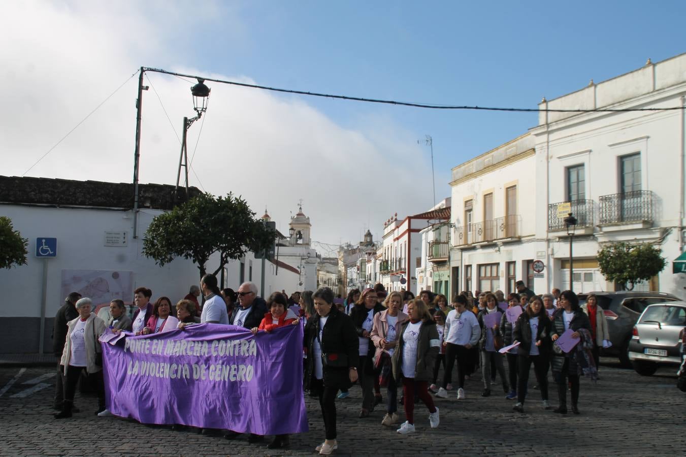 Lectura de un manifiesto a cargo de Plena Inclusión Jerez en el patio del Conventual San Agustín.