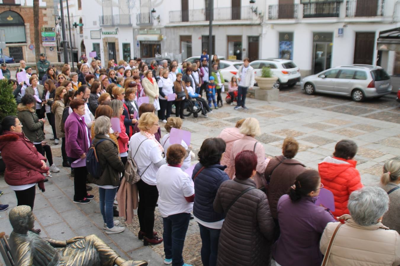 Lectura de un manifiesto a cargo de Plena Inclusión Jerez en el patio del Conventual San Agustín.