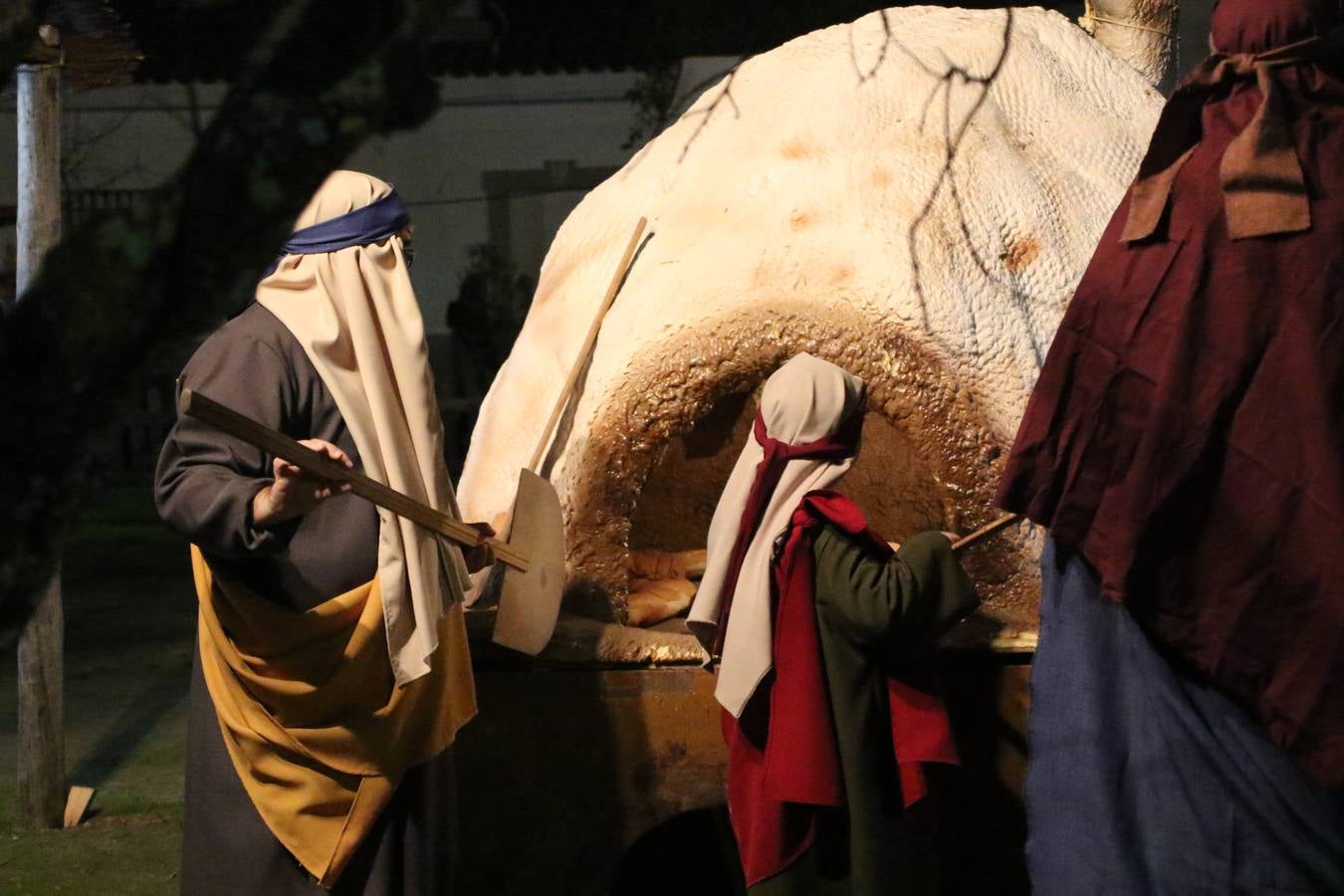 Más de 200 personajes dan vida a este Belén pleno de realismo y tradición.