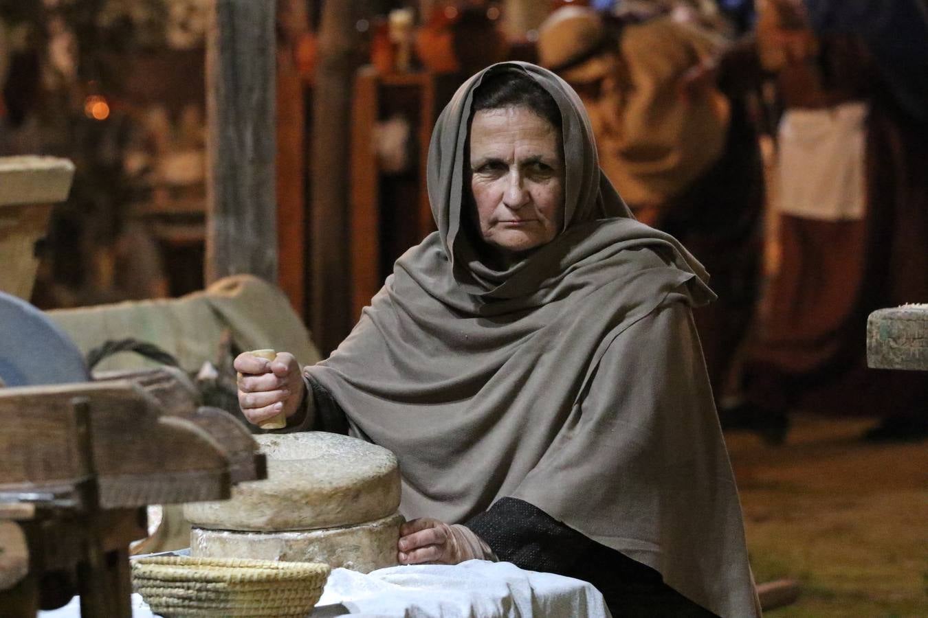 Más de 200 personajes dan vida a este Belén pleno de realismo y tradición.