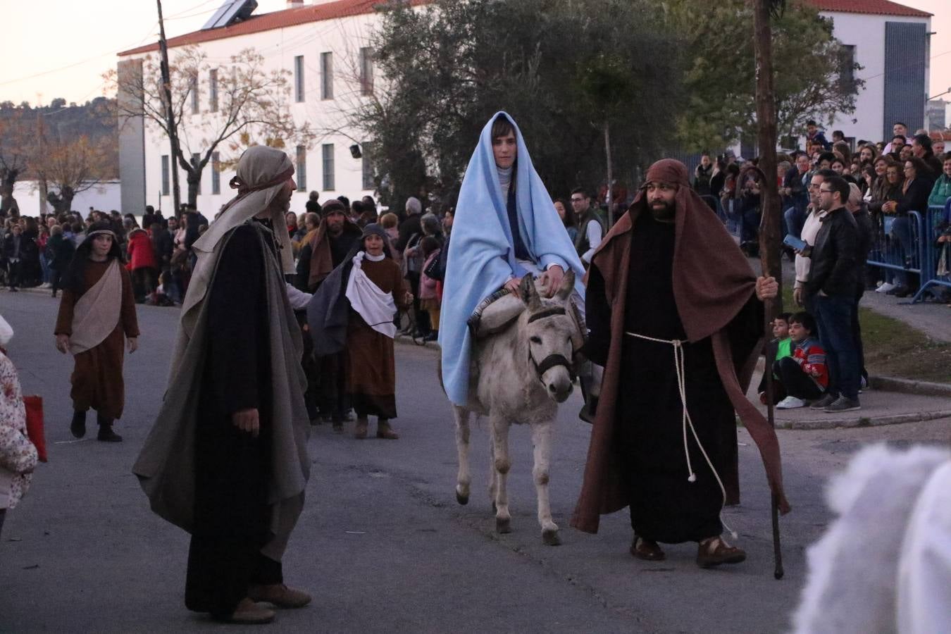 Más de 200 personajes dan vida a este Belén pleno de realismo y tradición.