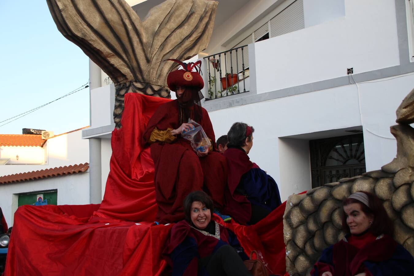 La Asociación juvenil La Trouppe ofreció un gran despliegue de fantasía con su recreación de La Bella y La Bestia.