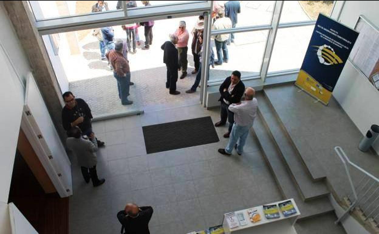 Acceso al Centro Integral de Desarrollo Sierra Suroeste, sede de ADERSUR, en el Polígono Industrial de Jerez de los Caballeros.