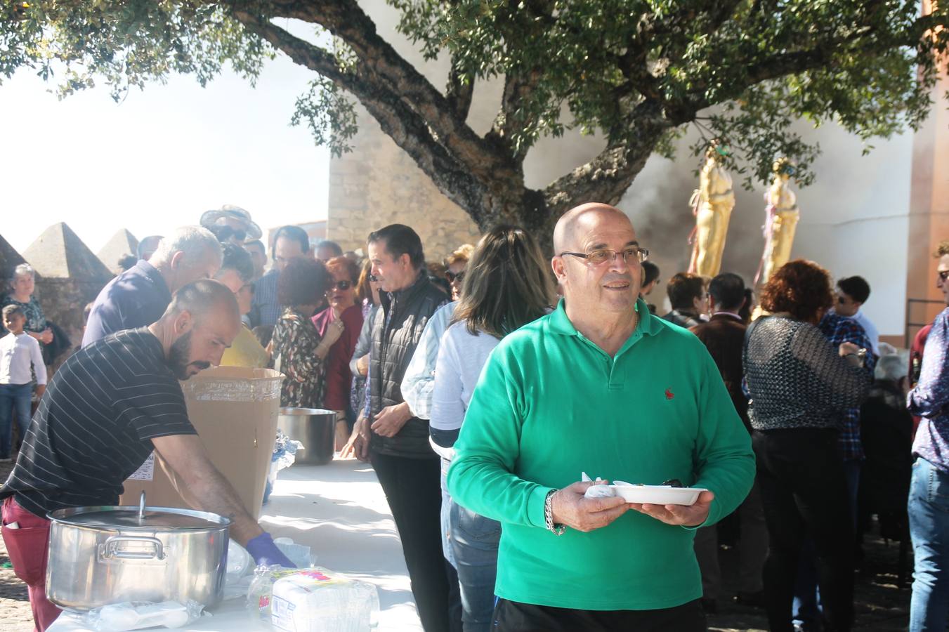 El cocinero jerezano Tomás Carbonero elaborando unas deliciosas migas.