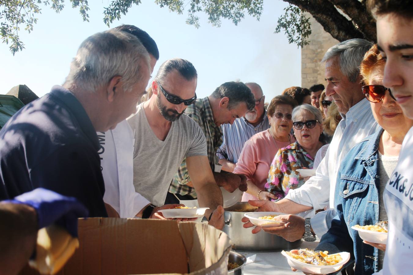 El cocinero jerezano Tomás Carbonero elaborando unas deliciosas migas.