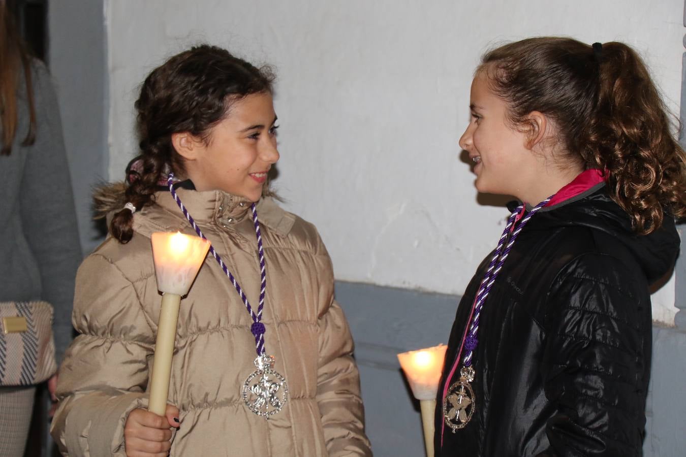 Numerosos fieles acompañaron el traslado desde la iglesia de San Miguel hasta la ermita de Los Mártires.
