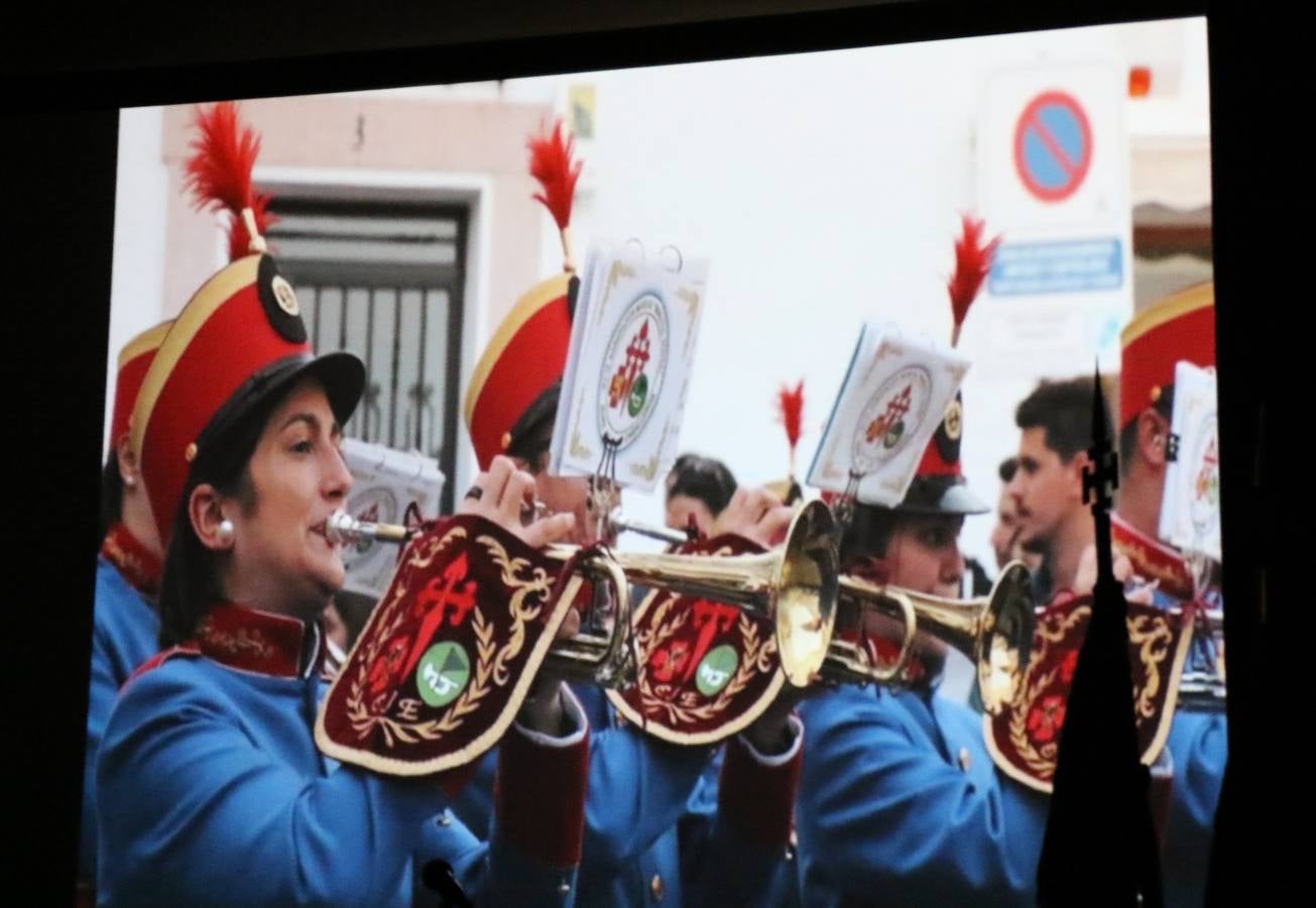 La Agrupación Musical 'Maestro Sousa' interpretando una de las Marchas de su repertorio para esta Semana Santa.