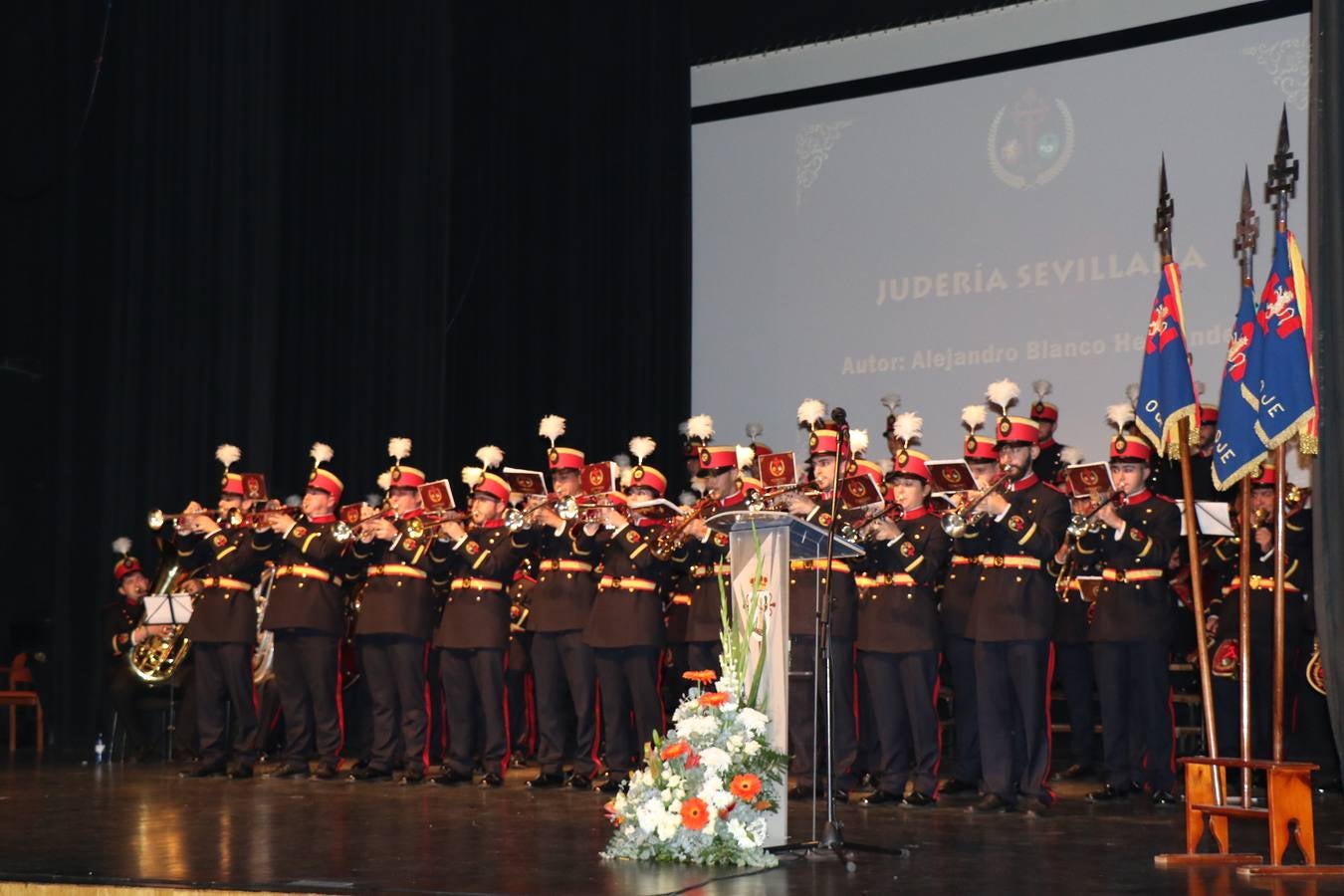La Agrupación Musical 'Maestro Sousa' interpretando una de las Marchas de su repertorio para esta Semana Santa.